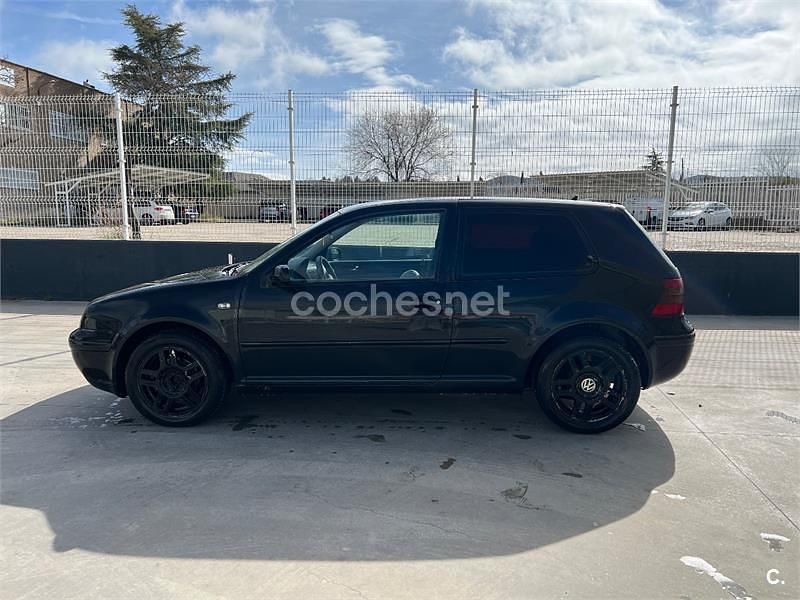 Usado VW Golf IV 110 CV (80 kW) 2002 Negro Berlina