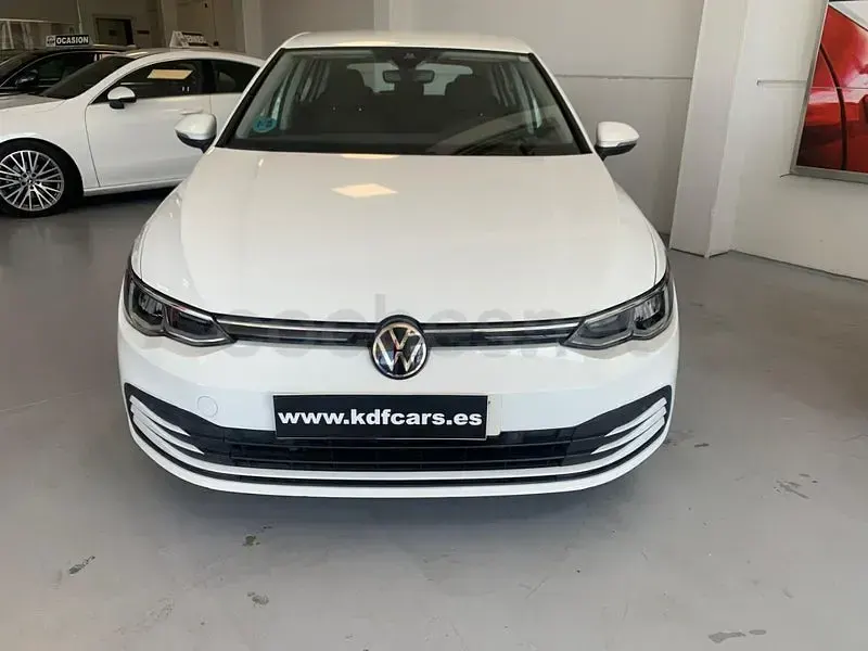 Usado VW Golf VIII Life 115 CV (84 kW) 2022 Blanco Berlina