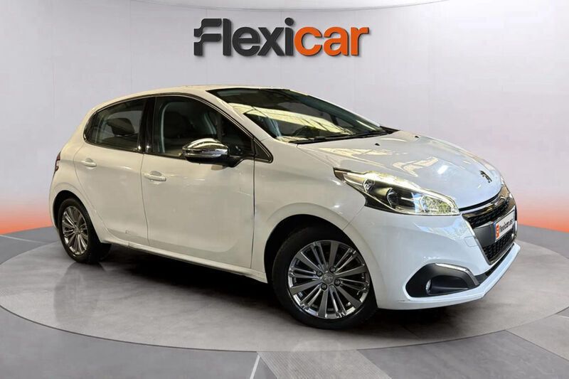 Blanco Usado 2018 Peugeot 208 Allure Utilitario | 9990 € - Imagen 1/4