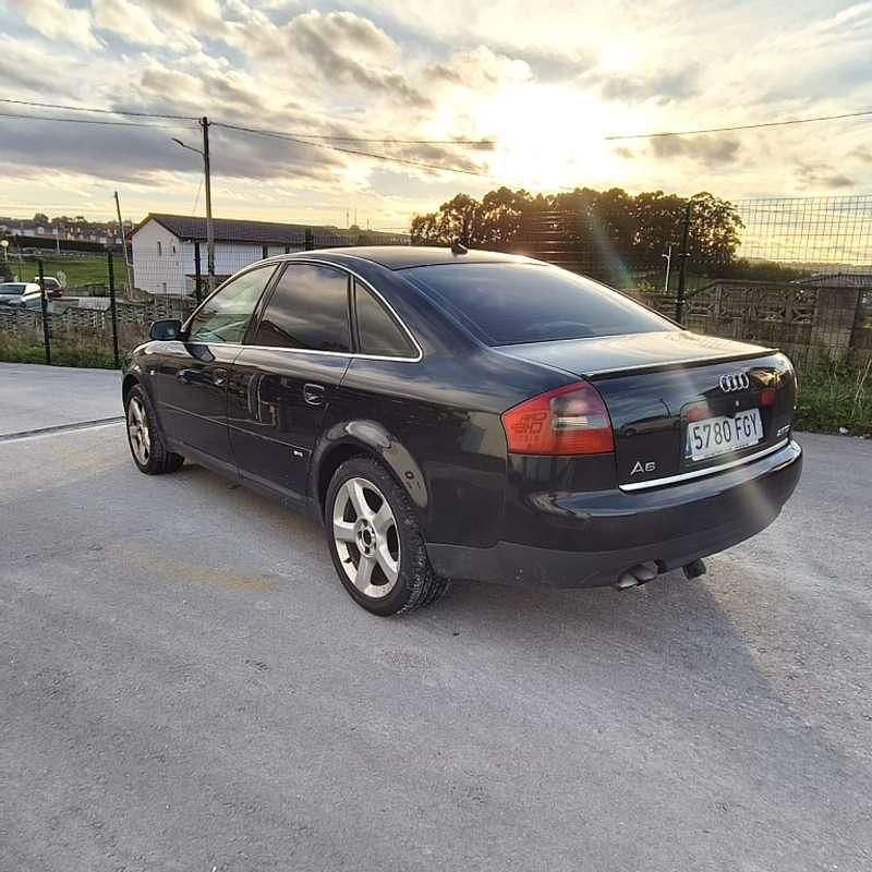 Usado Audi A6 155 CV (114 kW) 2002 Negro Berlina