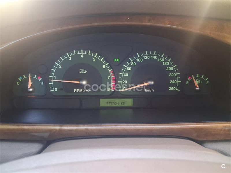 Usado Jaguar S-Type Executive 200 CV (147 kW) 2003 Gris / plata Berlina