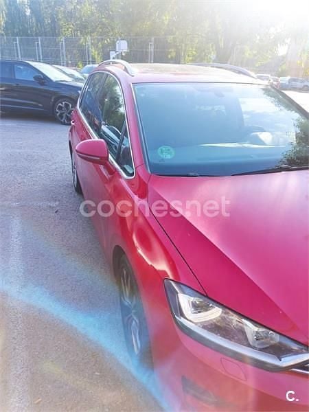 Usado VW Golf Sportsvan Sportline 150 CV (110 kW) 2015 Rojo Monovolumen