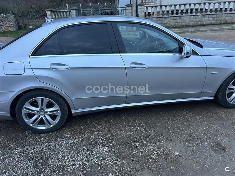Usado Mercedes E350 Avantgarde 211 CV (155 kW) 2009 Gris / plata Berlina