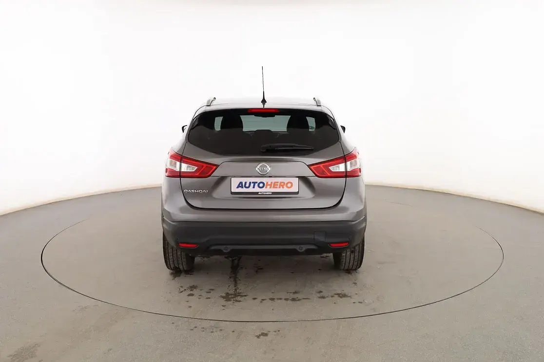 Usado Nissan Qashqai 360º 110 CV (80 kW) 2016 Gris SUV