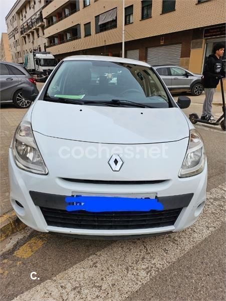 Blanco Usado 2011 Renault Clio II Berlina | 4600 € (Precio justo) - Imagen 1/4