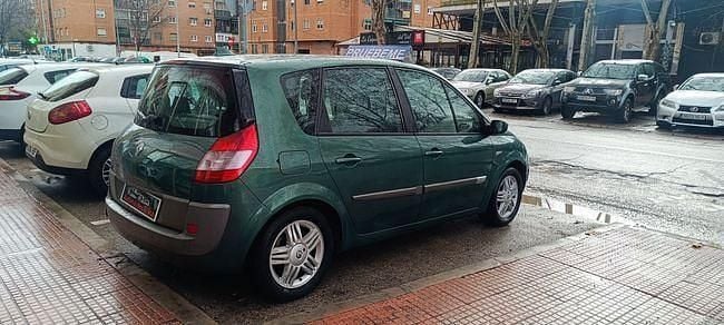 Usado Renault Scénic II Dynamique 115 CV (84 kW) 2004 Verde Monovolumen