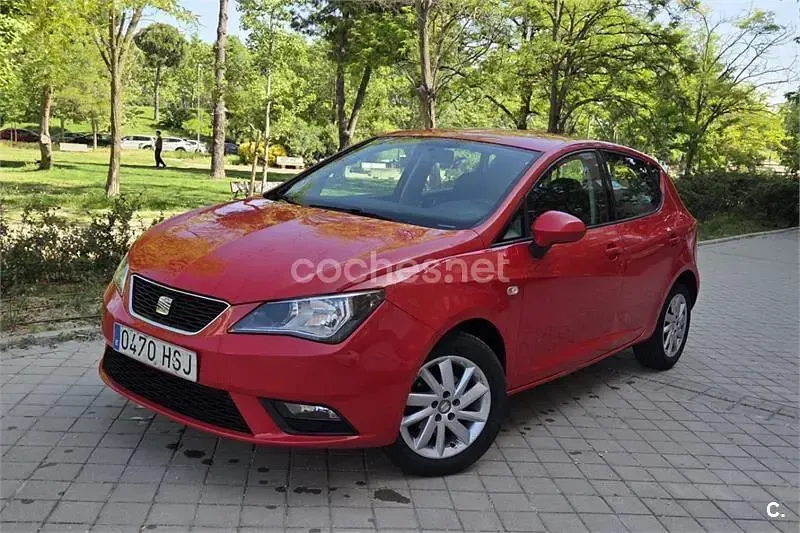 Usado Seat Ibiza Style 90 HP (66 kW) 2013 Vermelho Sedan