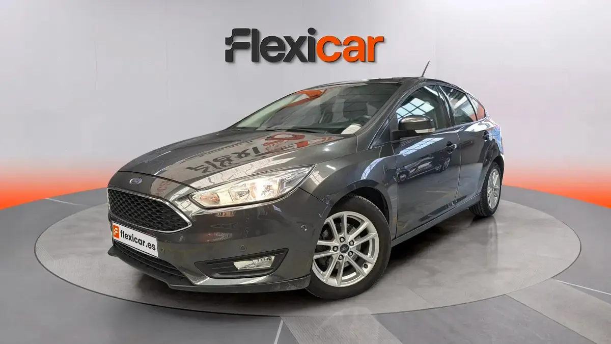 Usado Ford Focus ST-Line 125 CV (91 kW) 2017 Gris Berlina