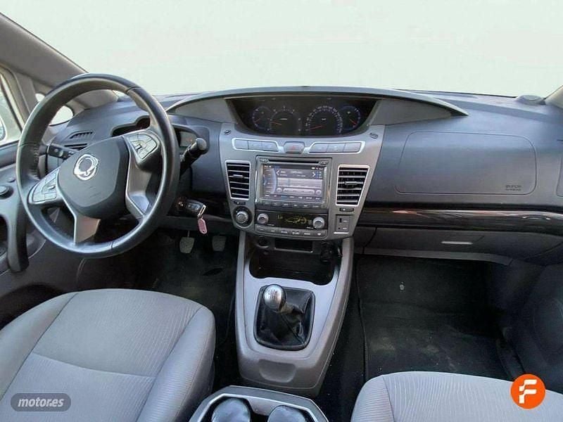 Usado Ssangyong (KGM) Rodius 178 CV (130 kW) 2016 Blanco Monovolumen