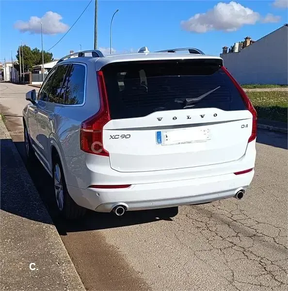 Usado Volvo XC90 Momentum 190 CV (139 kW) 2018 Blanco SUV
