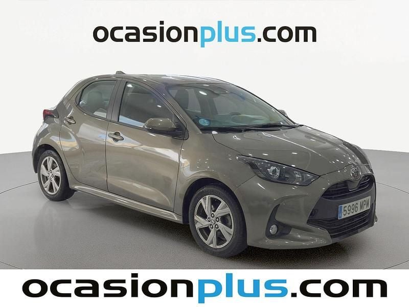 Usado Toyota Yaris Active 116 CV (85 kW) 2024 Gris Utilitario