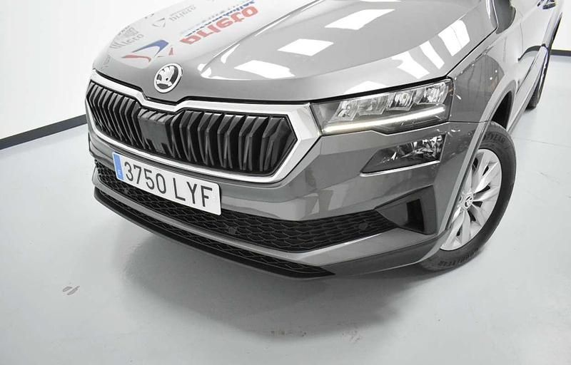 Usado Skoda Karoq Ambition 150 CV (110 kW) 2022 Gris SUV