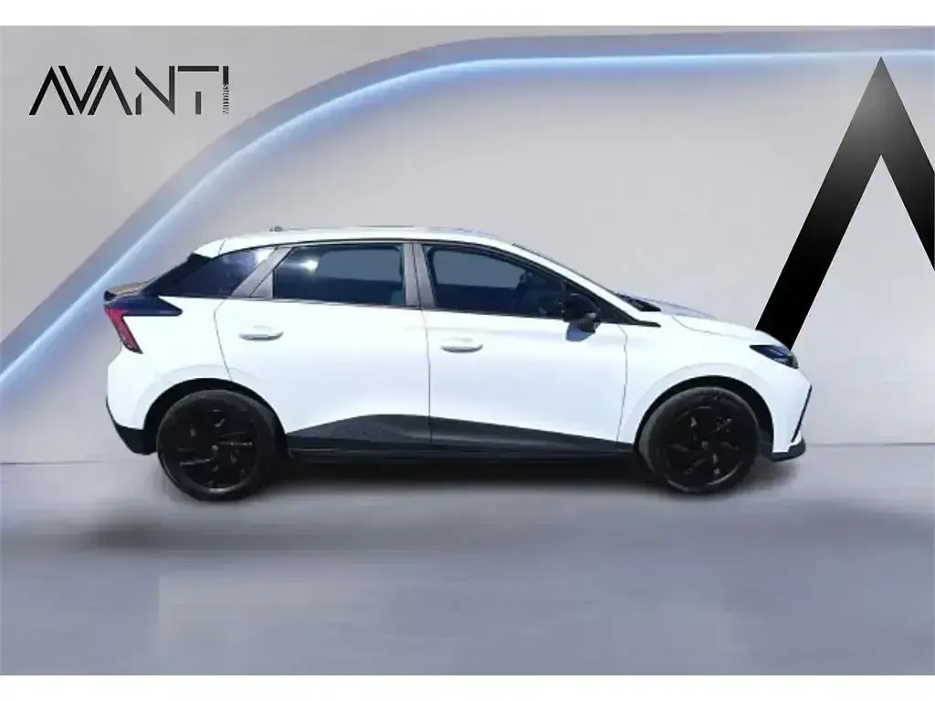 Usado MG MG5 EV 125 kW (170 CV) 2023 Blanco Familiar