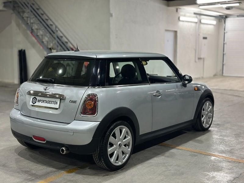 Usado Mini ONE 95 CV (69 kW) 2008 Gris / plata Utilitario