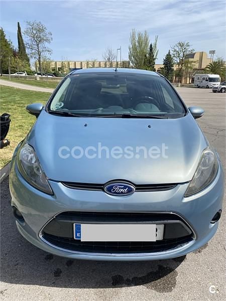 Usado Ford Fiesta Titanium 90 CV (66 kW) 2009 Azul Utilitario