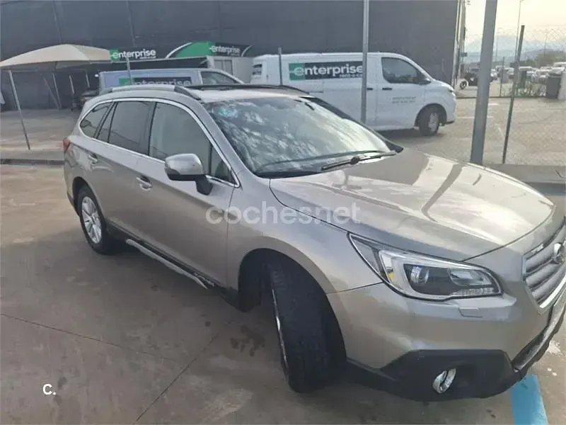 Usado Subaru Outback 150 CV (110 kW) 2017 Beige Familiar