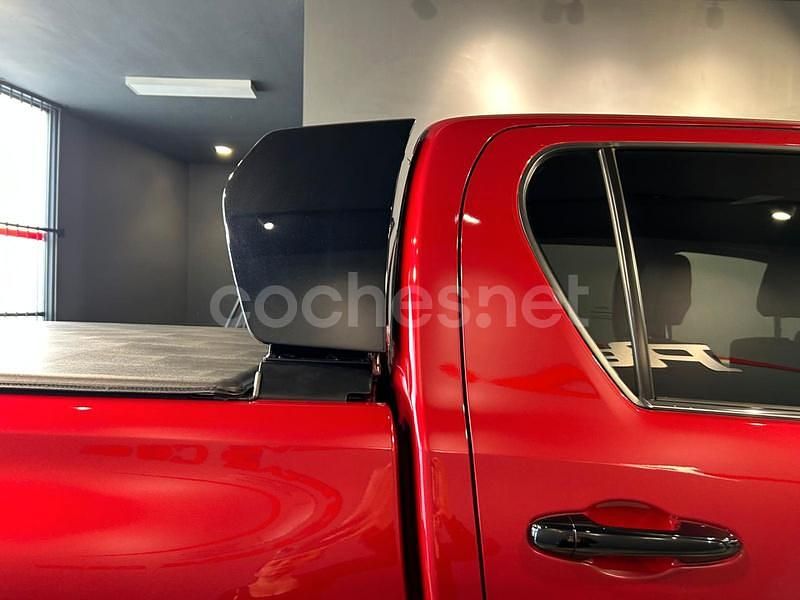 Nuevo Toyota HiLux Sport 204 CV (150 kW) 2025 Granate Recogida