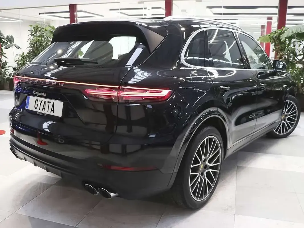 Usado Porsche Cayenne E-Hybrid 462 CV (339 kW) 2020 Negro SUV