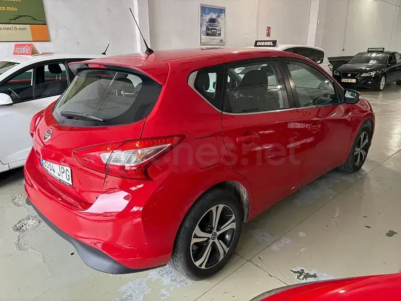 Usado Nissan Pulsar Acenta 115 CV (84 kW) 2016 Rojo Utilitario