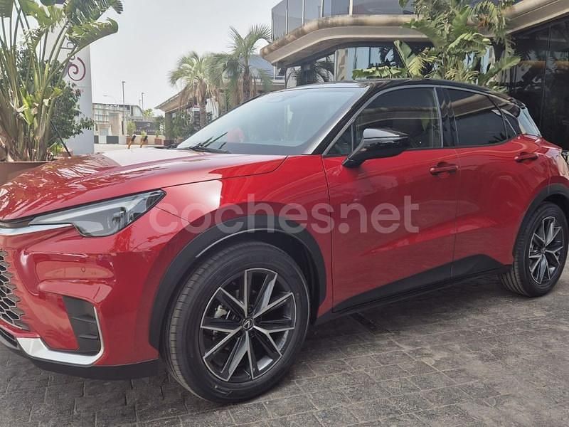 Usado Lexus LBX 136 CV (100 kW) 2024 Rojo SUV