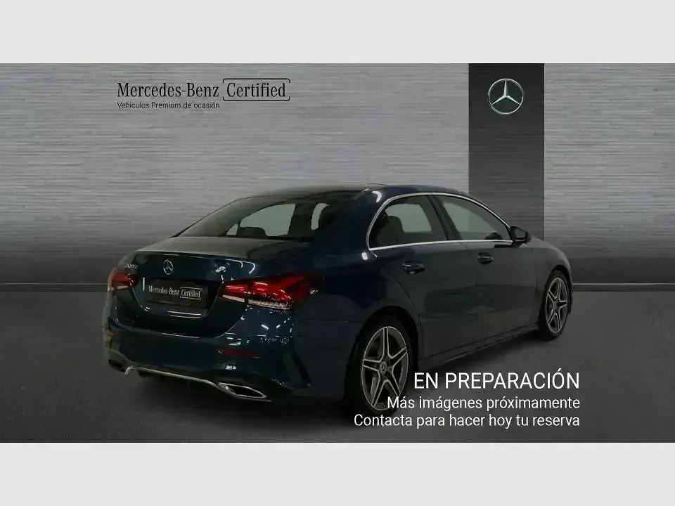 Usado Mercedes A200 AMG line 163 CV (119 kW) 2022 Azul Berlina
