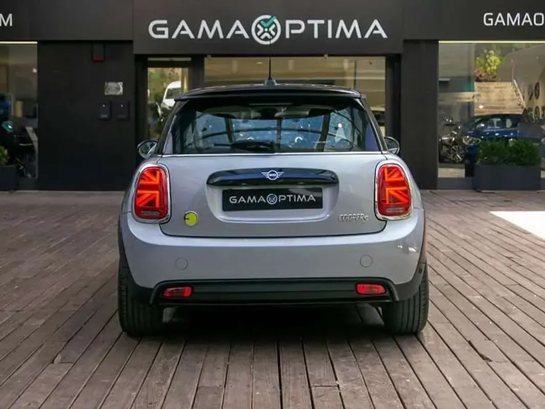 Usado Mini Cooper 135 kW (184 CV) 2023 Gris Utilitario
