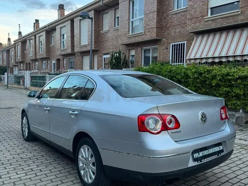 Brugt VW Passat Advance 140 HK (102 kW) 2005 Grå Sedan