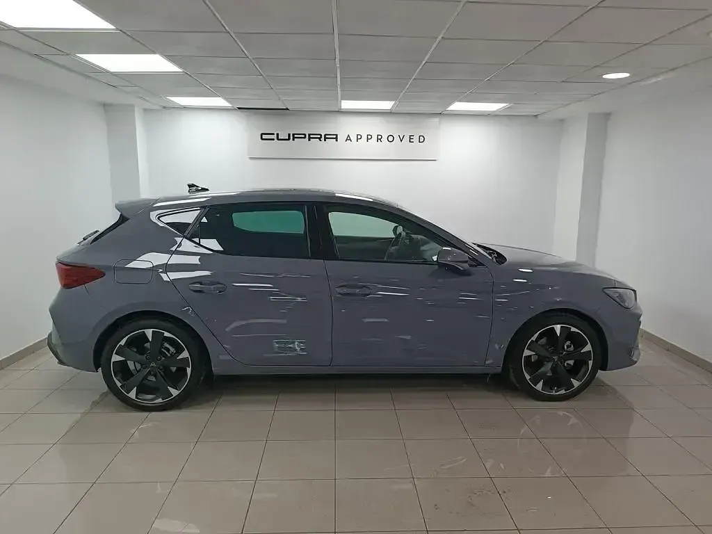 Nowe Cupra Leon 150 KM (110 kW) 2025 Szary Sedan/Limuzyna