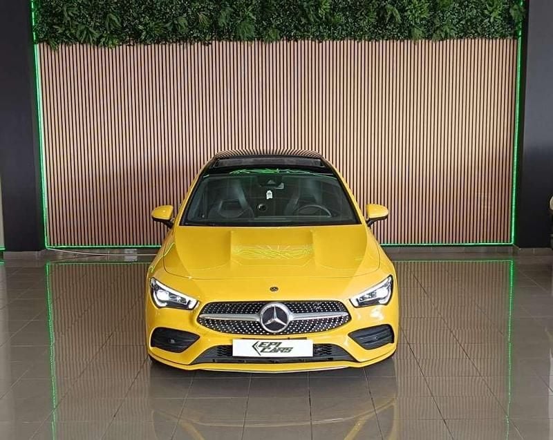 Usado Mercedes CLA220 Shooting Brake 190 CV (139 kW) 2020 Amarillo Familiar