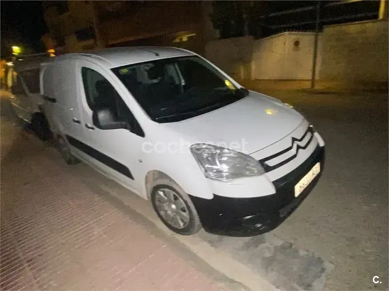 Usado Citroën Berlingo 90 HP (66 kW) 2010 Branco Monovolume