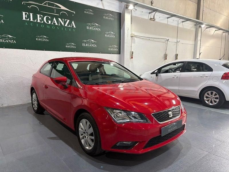 Usado Seat Leon I-Tech 110 CV (80 kW) 2015 Rojo Berlina