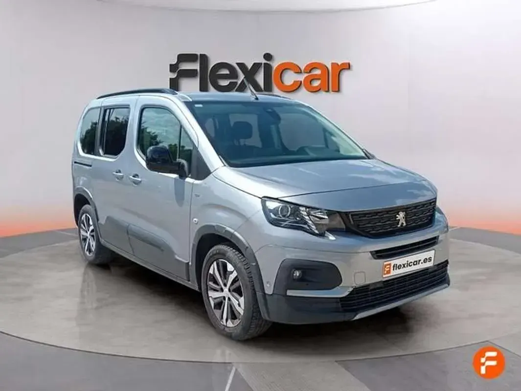 Usado Peugeot Rifter GT 131 CV (96 kW) 2023 Gris Monovolumen