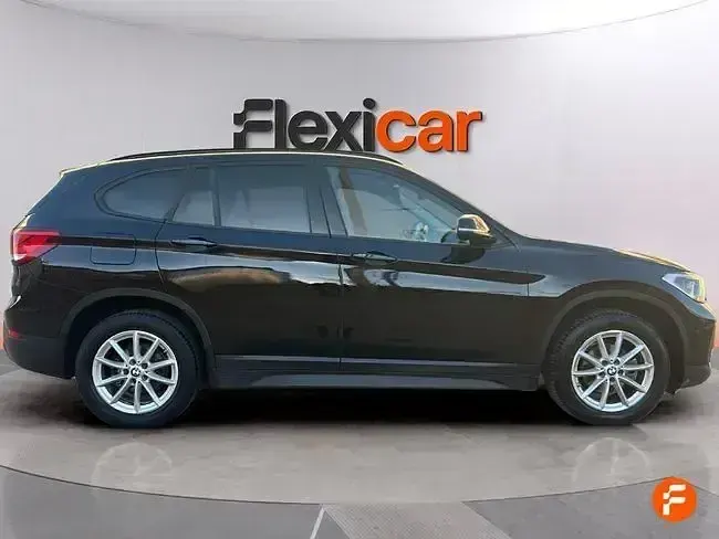 Używany BMW X1 116 KM (85 kW) 2021 Czarny SUV
