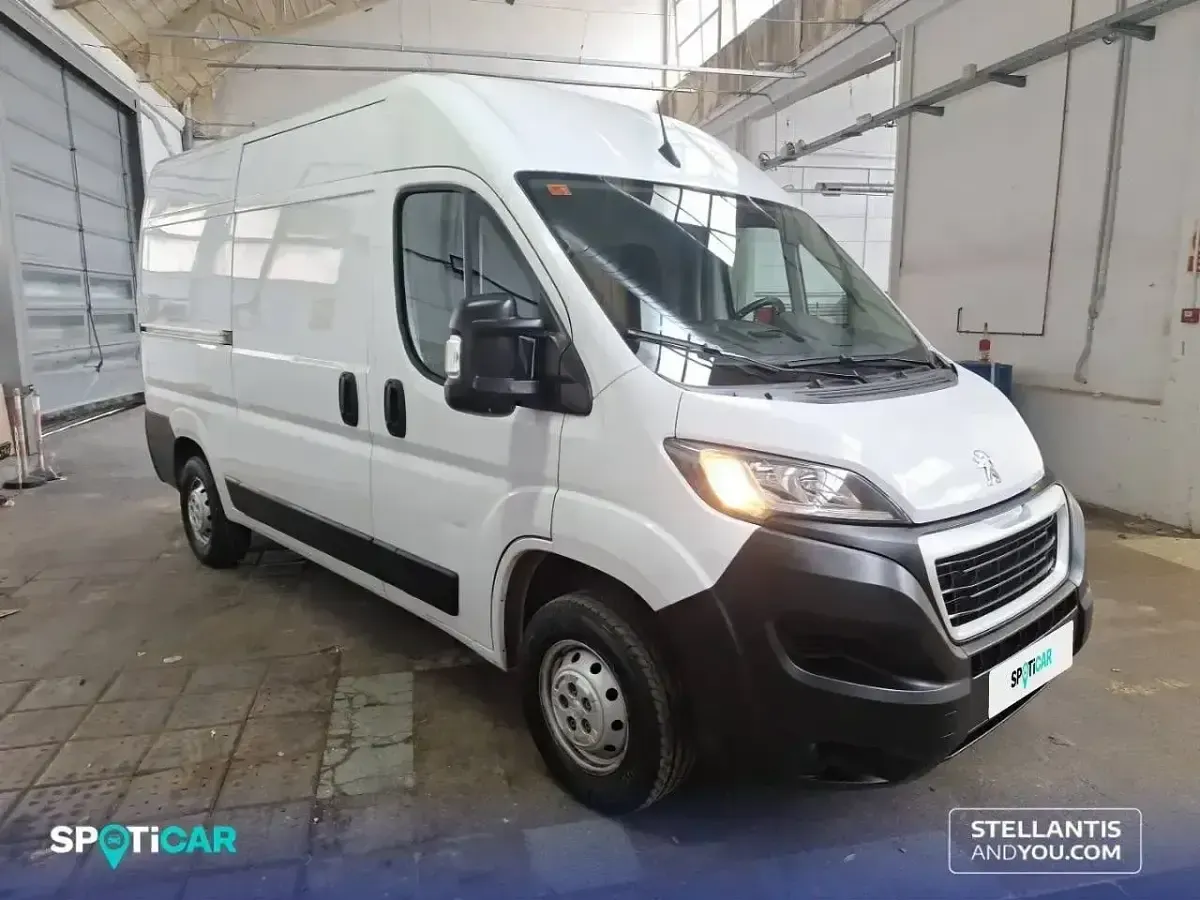 Usado Peugeot Boxer S 140 CV (102 kW) 2022 Blanco Van
