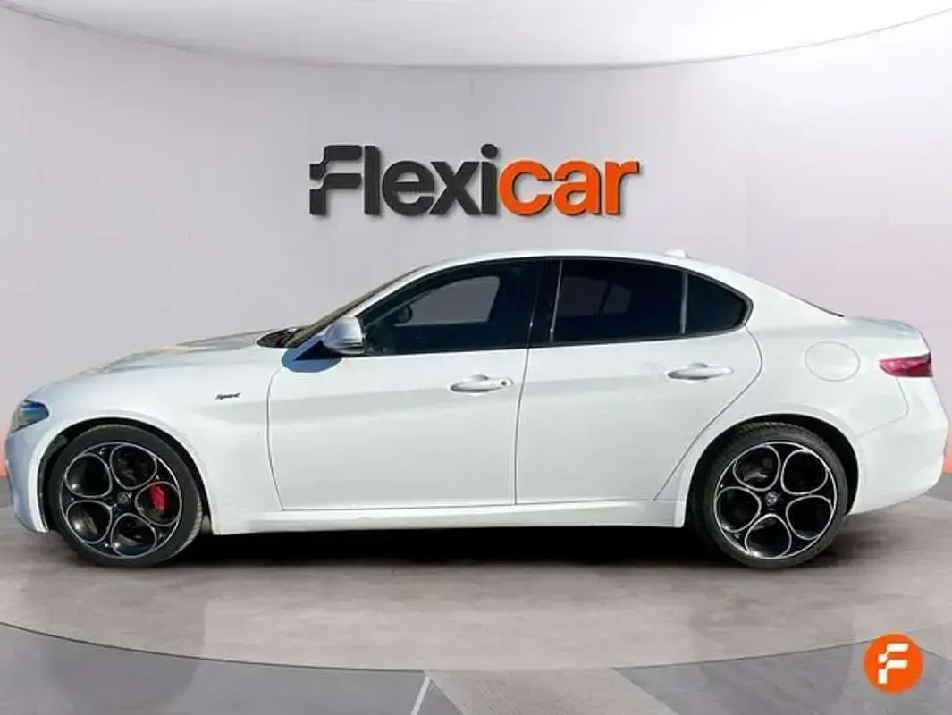 Usado Alfa Romeo Giulia Sprint 200 CV (147 kW) 2021 Blanco Berlina