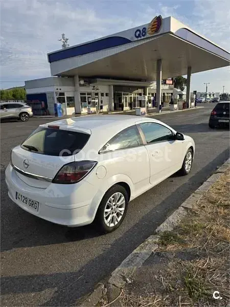 Usado Opel Astra GTC 110 CV (80 kW) 2009 Blanco Berlina