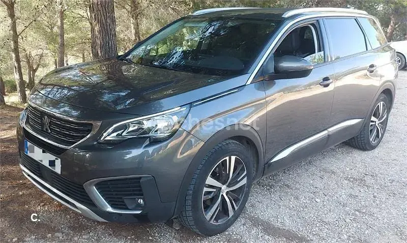 Usado Peugeot 5008 Style 130 CV (95 kW) 2017 Marrón Monovolumen