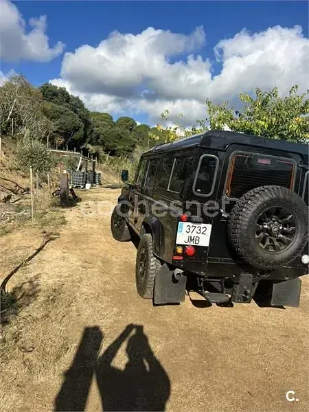 Usado Land Rover Defender 122 CV (89 kW) 2016 Negro Pickup/Camioneta