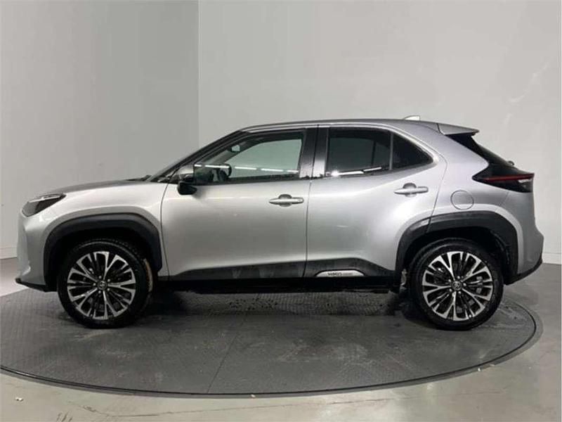 Usado Toyota Yaris Cross Style 116 CV (85 kW) 2022 Gris ágata SUV