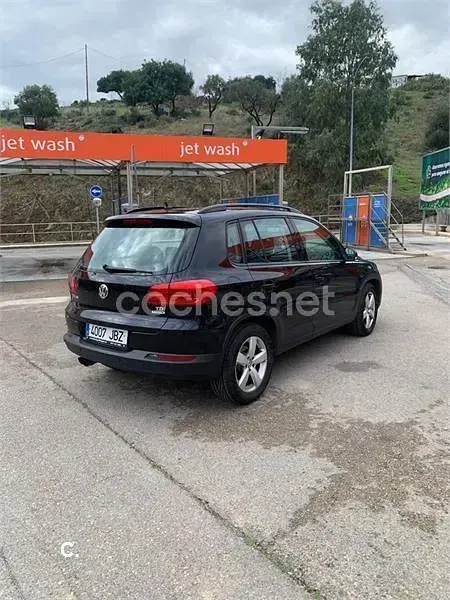 Usado VW Tiguan 110 HP (80 kW) 2015 Preto SUV