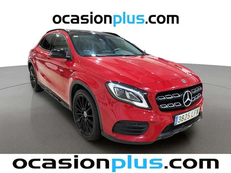 Usado Mercedes GLA200 156 CV (114 kW) 2020 Rojo SUV