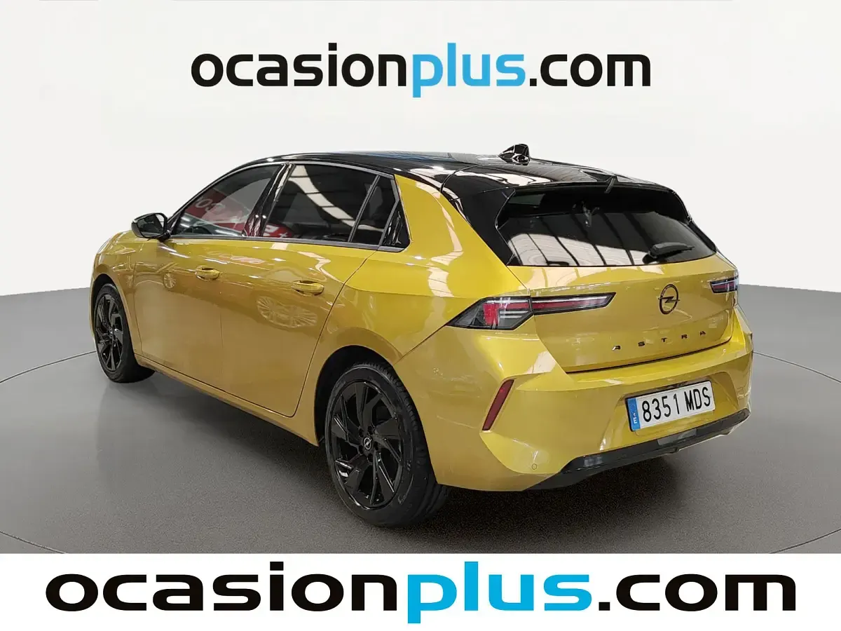 Usado Opel Astra GS Line 131 CV (96 kW) 2023 Amarillo Utilitario