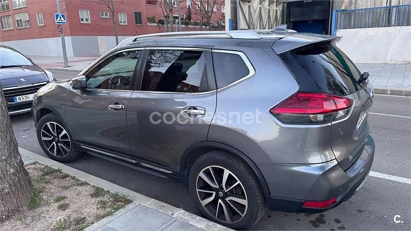 Usado Nissan X-Trail Tekna 163 CV (119 kW) 2018 Gris / plata SUV