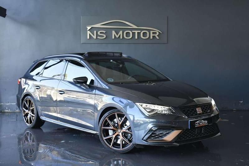 Usado Seat Leon ST 4Drive 300 CV (220 kW) 2020 Gris Familiar