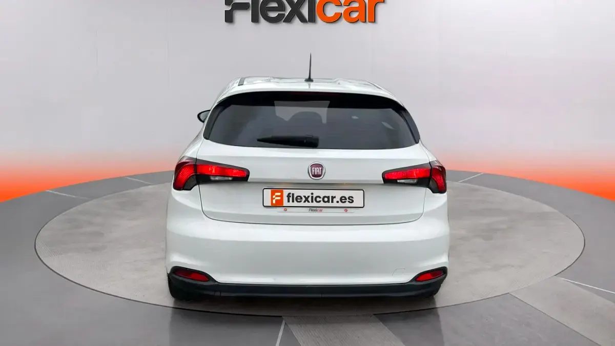 Usado Fiat Tipo Lounge 120 CV (88 kW) 2019 Blanco Berlina