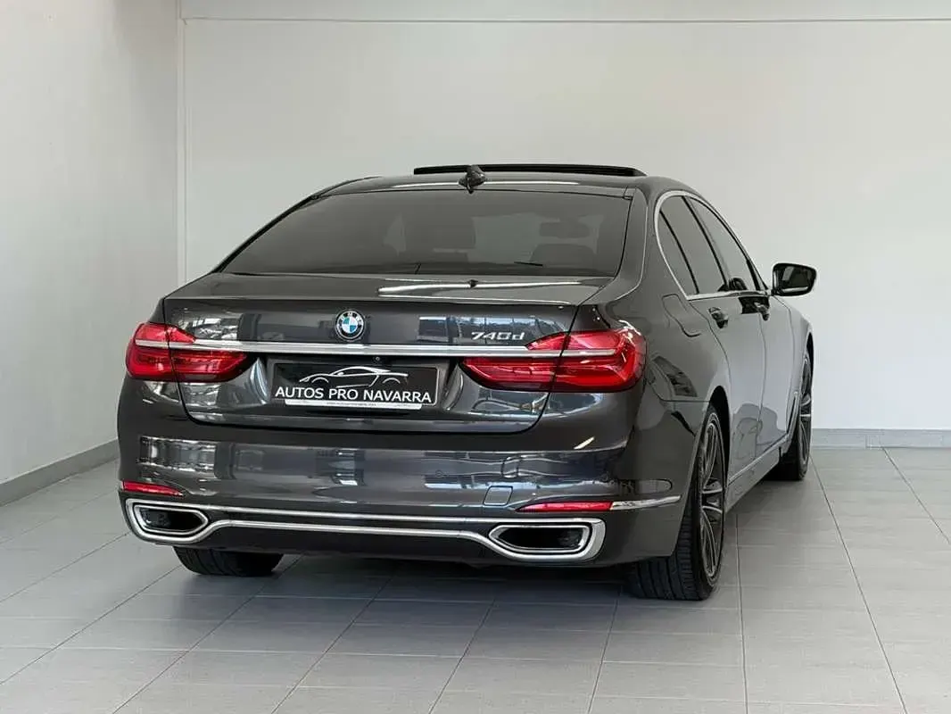 Usado BMW 740 Comfort Edition 313 CV (230 kW) 2016 Gris Berlina