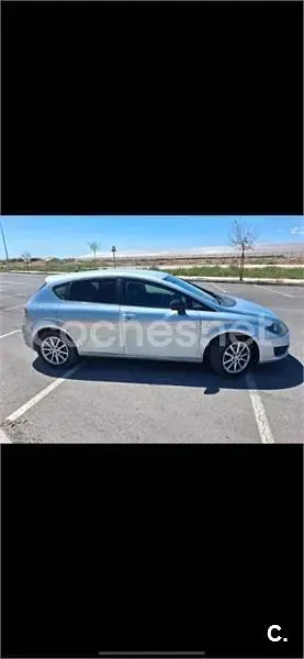 Usado Seat Leon Ecomotive 105 CV (77 kW) 2010 Gris / plata Utilitario