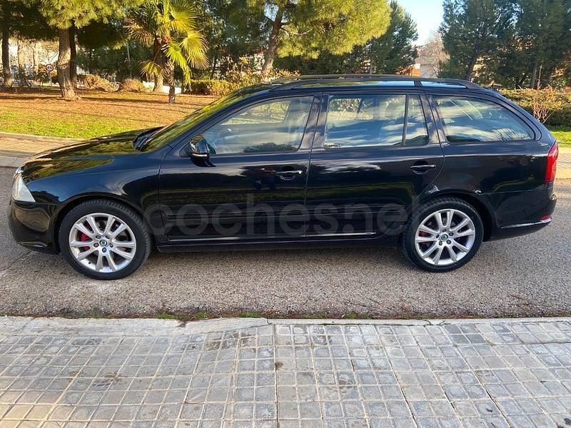 Usado Skoda Octavia RS 170 CV (125 kW) 2009 Negro Familiar