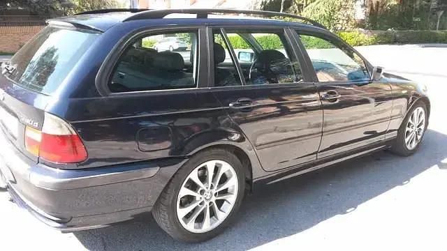 Begagnad BMW 320 150 HK (110 kW) 2004 Blå Kombi