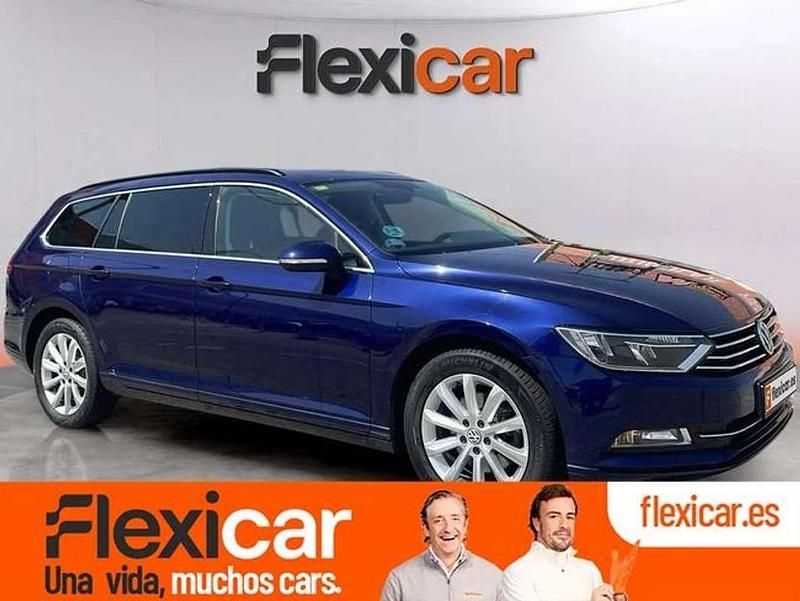 Azul Usado 2018 VW Passat Advance Familiar | 15.390 € (Buen precio) - Imagen 1/4